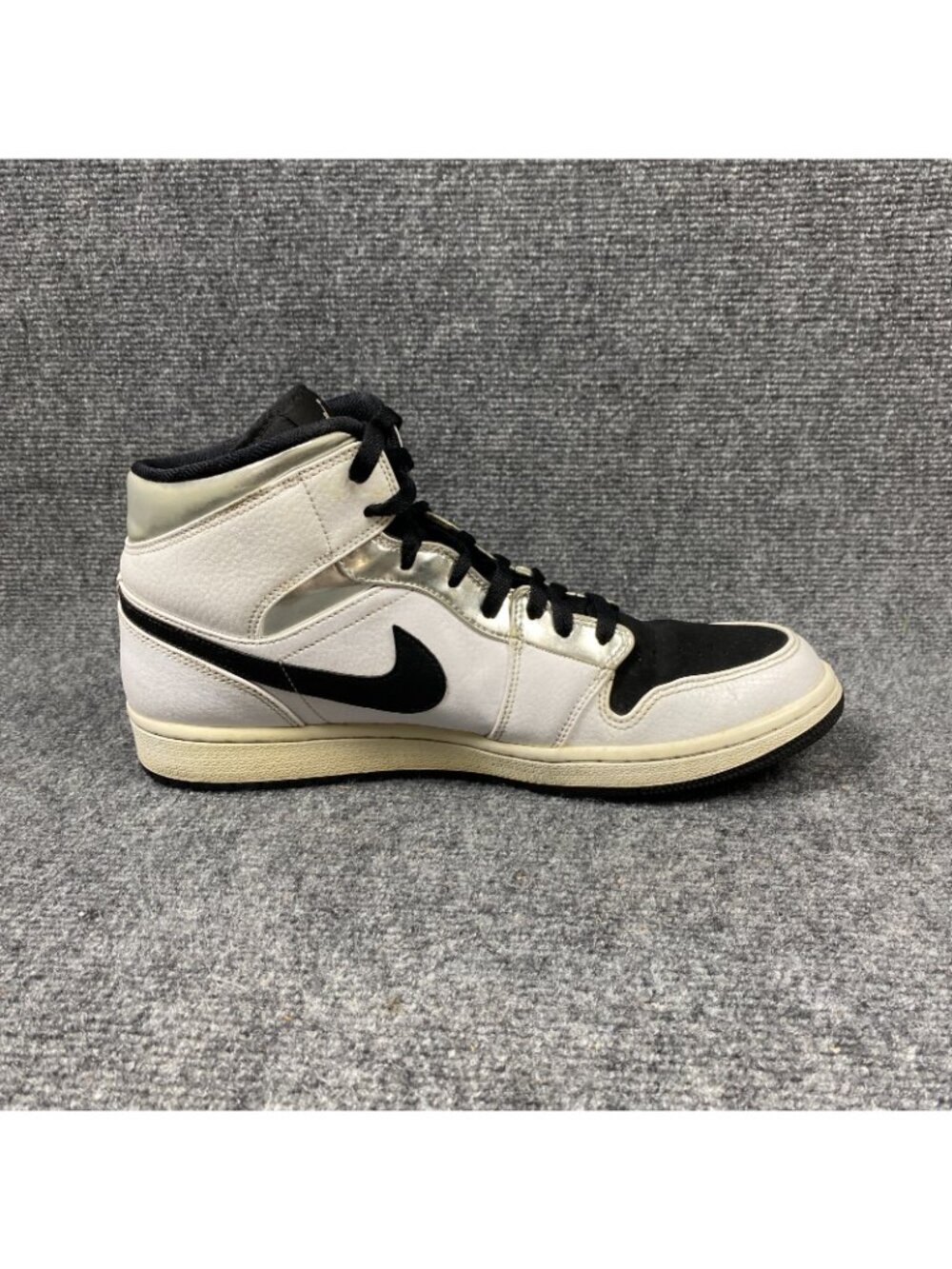 Jordan 1 Mid Sneakers Mens 12 Alternate Think 16 White Black Silver 554724-121 - Picture 4 of 16